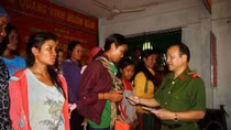People's Police University carries out charitable activities in South Central Coast provinces