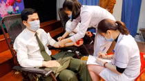 Ha Tinh police officers voluntarily donate blood 