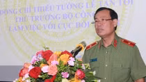 Deputy Minister Le Tan Toi works with the Department of Foreign Relations