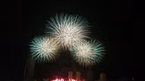 Tourists fascinated by sparkling light concert on Han River