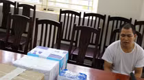 Hanoi police catches in red big drug dealer