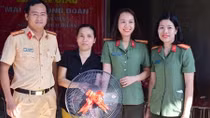 Thua Thien Hue Police build gratitude houses for families of martyrs and needy police officers