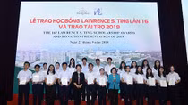 8.5 billion VND in Lawrence Ting scholarships presented to students