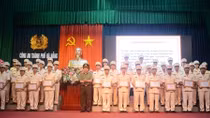 Da Nang police honor good examples in emulation movement 