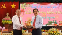 Deputy PM Truong Hoa Binh pays Tet visit to Long An province