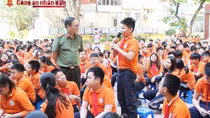 Police provide Hanoi's students with knowledge of crime prevention