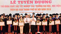 Hanoi honors 88 excellent graduates in 2018