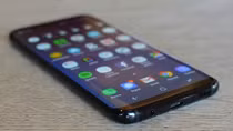  Samsung phones sent photos to random contacts, users say