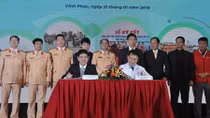 Traffic Police Department strengthens cooperation with Honda Vietnam 
