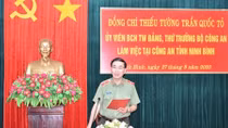 Deputy Minister Tran Quoc To works with Ninh Binh provincial police 