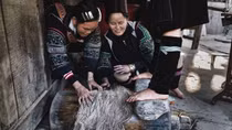 Exhibit links traditional crafts, modern designs
