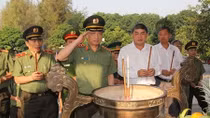 Deputy Minister Nguyen Van Thanh pays tribute to martyrs in Tay Ninh