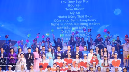 NA President attends music show in support of disadvantaged women, children
