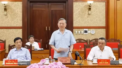 Top leader calls for stronger Party leadership over inspection work to combat corruption