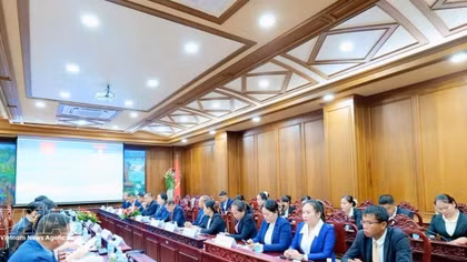 Vietnamese, Lao localities bolster Front cooperation