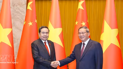 NA President meets with Chinese Premier in Beijing