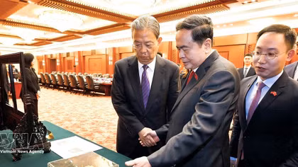 Vietnam, China step up legislative cooperation, experience sharing