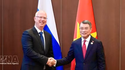 PM receives head of Russian Direct Investment Fund in Kazan