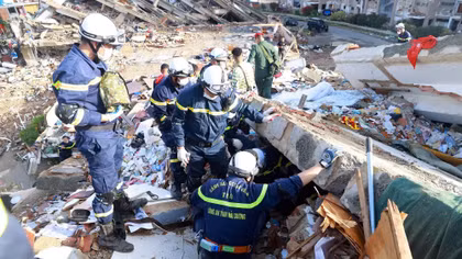 MPS’s Search and Rescue Team searches for victims at collapsed apartment building in Venezuela