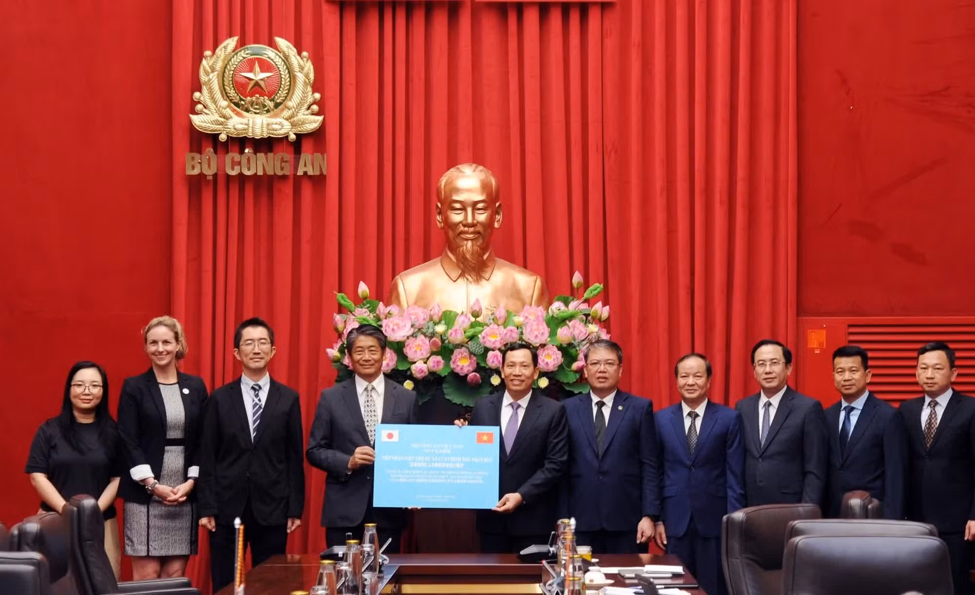 Ambassador Ito Naoki hailed the ceremony as a milestone in Japan-Vietnam relations.