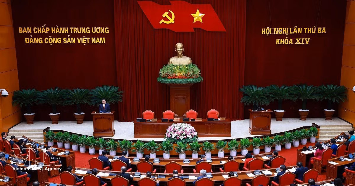 Top leader calls for swift implementation of newly adopted Party decisions