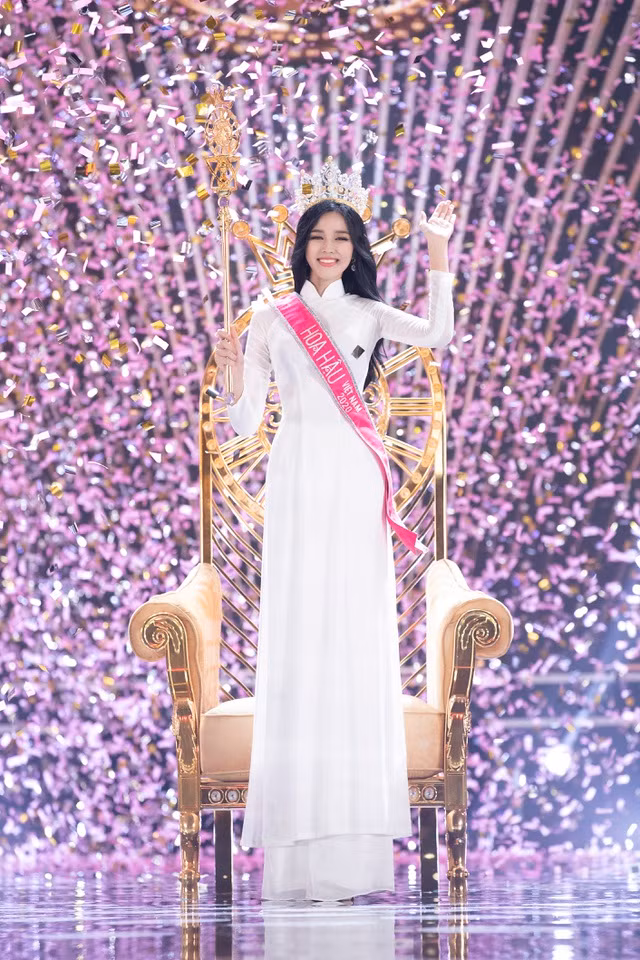 Born in 2001, Do Thi Ha is a 1.75-meter-tall beauty with stunning body measurements of 80, 60, and 90 centimeters.