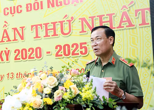 Deputy Minister Le Tan To delivering his speech at the Congress.