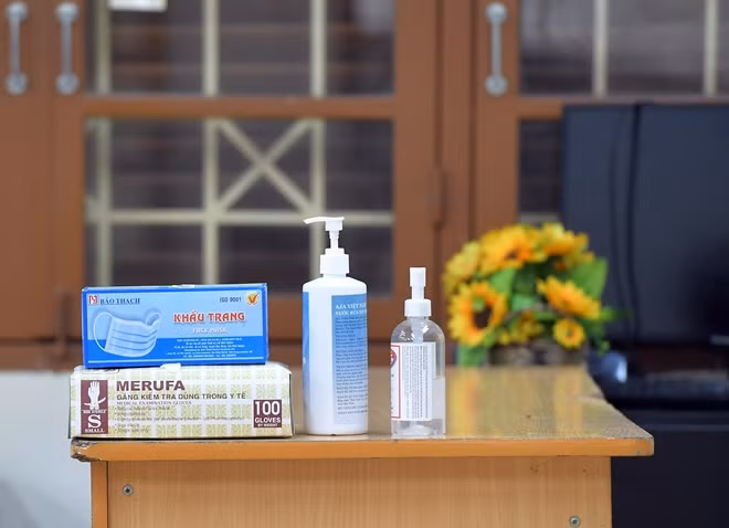 Examination sites are equipped with all necessary preventive equipment such as facemasks, body temperature metres and hand sanitiser.