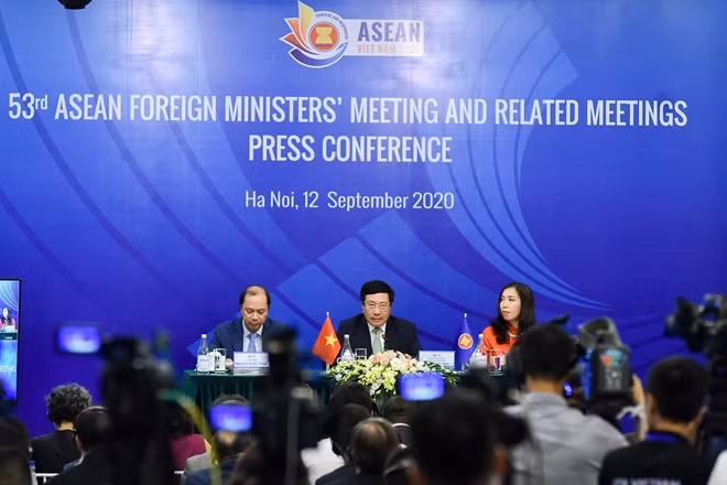 Vietnamese Deputy Prime Minister and Foreign Minister Pham Binh Minh chaired the international press conference held in Hanoi on September 12. Vietnamese Deputy Prime Minister and Foreign Minister Pham Binh Minh chaired the international press conference held in Hanoi on September 12.