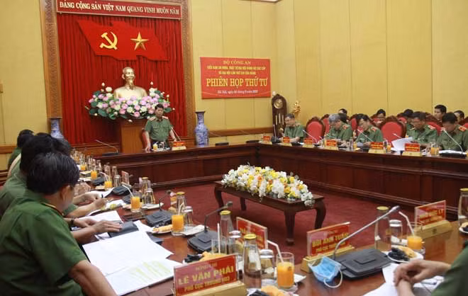 Deputy Minister Bui Van Nam speaking at the meeting. Deputy Minister Bui Van Nam speaking at the meeting.