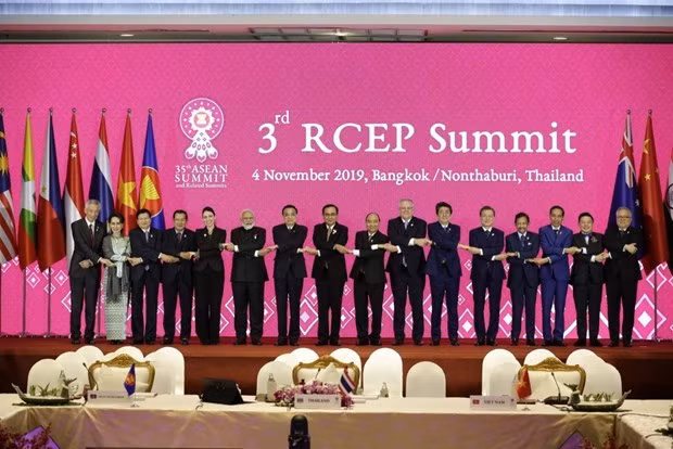 Leaders at the third Regional Comprehensive Economic Partnership (RCEP) Summit (Photo: VNA)
