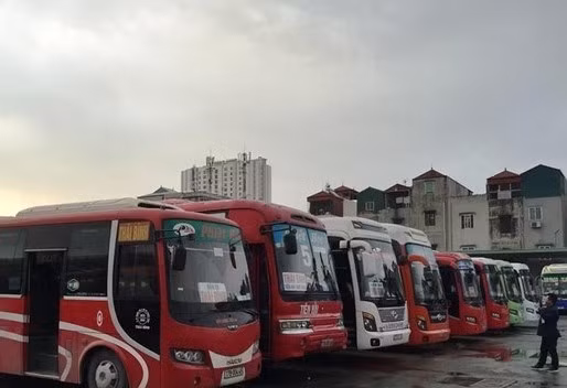Coaches at Giap Bat Bus Station in Hanoi (Photo: VNA) Coaches at Giap Bat Bus Station in Hanoi (Photo: VNA)