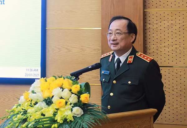 Senior Lieutenant General Nguyen Van Thanh speaking at the event.