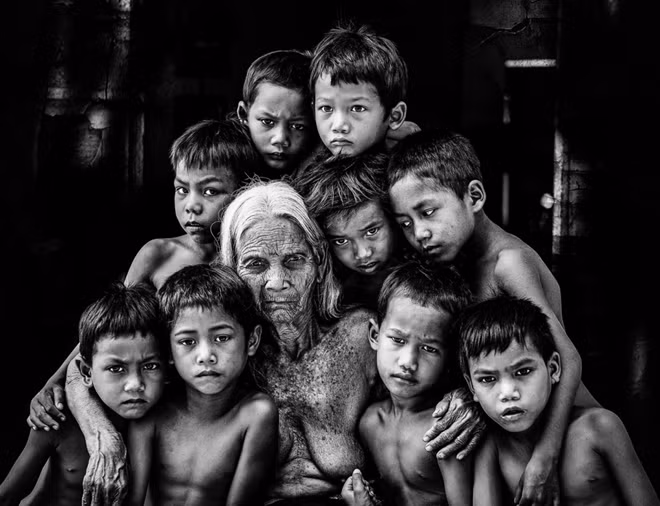 A photo titled "Những thiên thần Tây Nguyên" taken by local photographer Ninh Manh Thang wins a gold medal at the Three Country Grand Circuit 2020 photo contest.