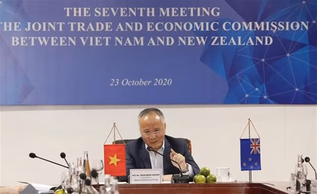 Deputy Minister of Industry and Trade Tran Quoc Khanh speaks at the event (Photo: VNA)