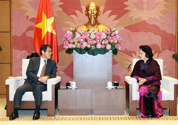 National Assembly Chairwoman Nguyen Thi Kim Ngan (R) hosts a reception for Japanese Ambassador to Vietnam Umeda Kunio (Photo: VNA) National Assembly Chairwoman Nguyen Thi Kim Ngan (R) hosts a reception for Japanese Ambassador to Vietnam Umeda Kunio (Photo: VNA)