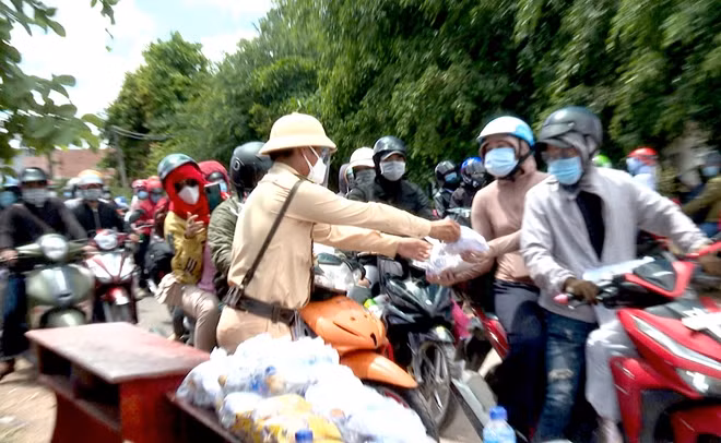 During the time, local police force provided cakes, milk and water to the travelers, to energizing them on their long journey back home. During the time, local police force provided cakes, milk and water to the travelers, to energizing them on their long journey back home.