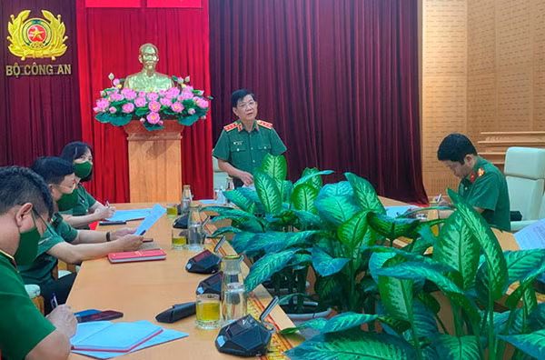 Deputy Minister Nguyen Van Son speaking at the event.