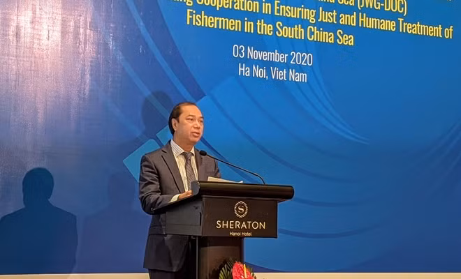 Deputy Foreign Minister Nguyen Quoc Dung speaking at the event.