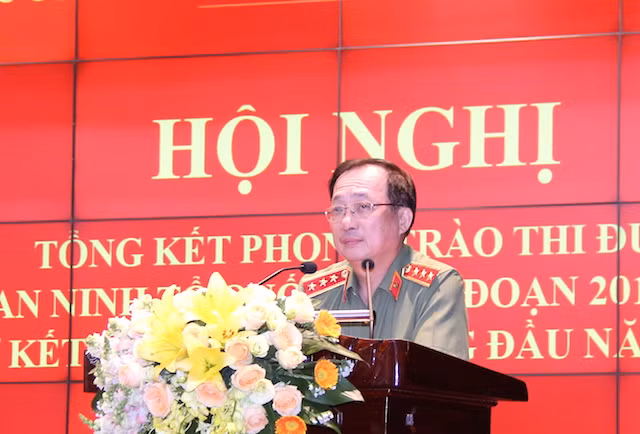 Senior Lieutenant General Nguyen Van Thanh speaking at the event.