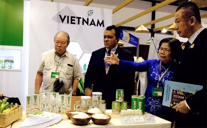 The participating Vietnamese enterprises are members of the Business Association of High Quality Vietnamese Products, operating of the Ministry of Industry and Trade.