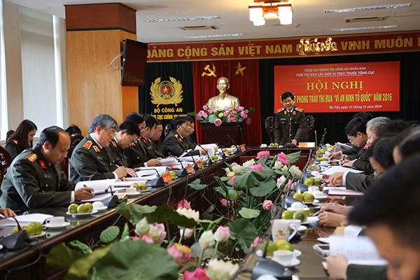 Major General Nguyen van Son addressing the conference. Major General Nguyen van Son addressing the conference.