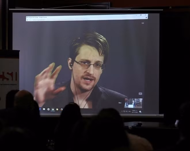 Edward Snowden speaks via video link during a conference at University of Buenos Aires Law School, Argentina, November 14, 2016. REUTERS/Marcos Brindicci - RTX2TO08