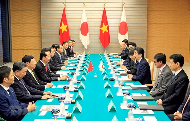 President of Vietnam Tran Dai Quang and Prime Minister of Japan Shinzo Abe have reached high consensus on major orientations and concrete measures to advance the Vietnam-Japan extensive strategic partnership