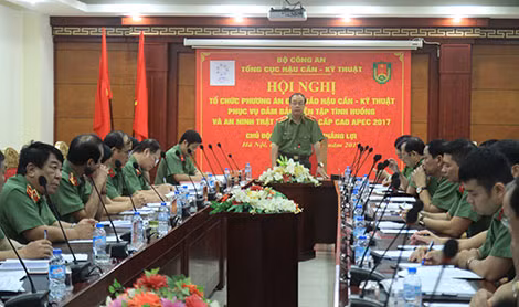 Major General Nguyen Tat Loi, Deputy Director of the General Department for Logistics and Techniques chaired the meeting.