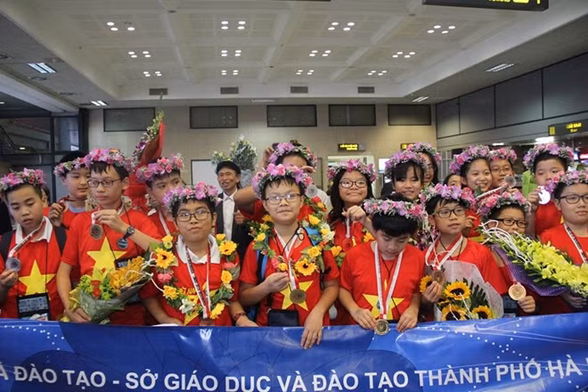 Vietnam's team won medals at the 14th International Mathematics and Science Olympiad.