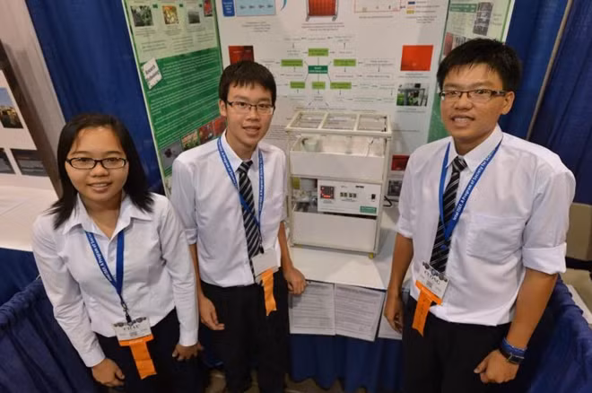 The Vietnamese delegation participated in this year's contest with 8 projects conducted by 15 high school students, of which 5 projects won prizes.