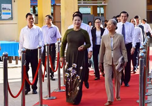 National Assembly Chairwoman attends a new school year opening ceremony in Tien Giang province