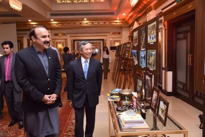 Ambassador of Vietnam Nguyen Xuan Luu hosted a warm reception in Pakistan to celebrate the 72nd Anniversary of the National Day of Republic of Vietnam at a local hotel. Large number of guests including diplomats, former diplomats of Pakistan and senior government functionaries as well as prominent people from various segments of the society attended the reception.