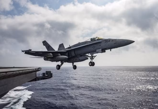 A U.S. Navy F/A-18E Super Hornet launches from the flight deck of the aircraft carrier USS Dwight D. Eisenhower (CVN 69) in the Mediterranean Sea June 28, 2016. U.S. Navy/Mass Communication Specialist 2nd Class Ryan U. Kledzik/Handout via Reuters